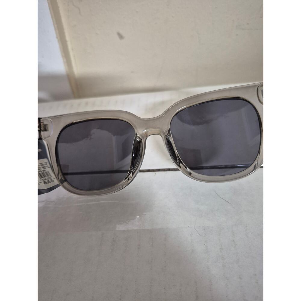 New Universal Thread Gray Sunglasses - Sustainable Recycled Plastic Frames s2 - Picture 3 of 6